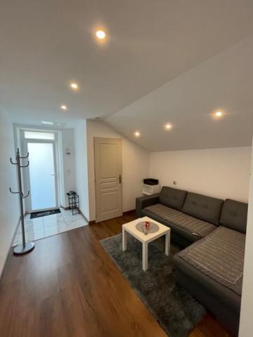 Studio Privee Vesoul -Wifi,Tv,Clim,Parking Gratuit Exterior photo
