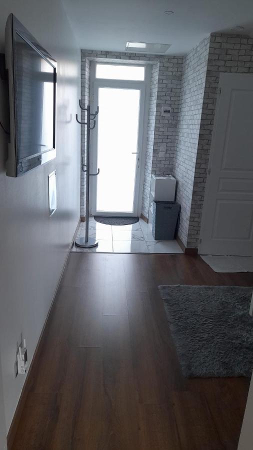 Studio Privee Vesoul -Wifi,Tv,Clim,Parking Gratuit Exterior photo